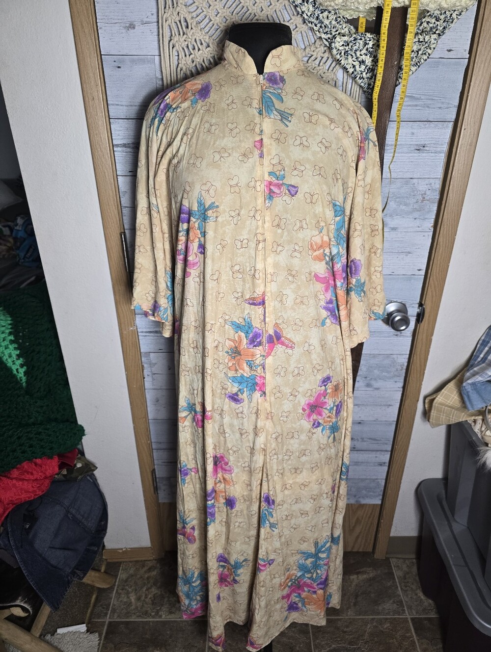 Vtg 60's 70's Beige Butterflies Floral Kaftan Maxi Dress Mod-Bohemian Hostess